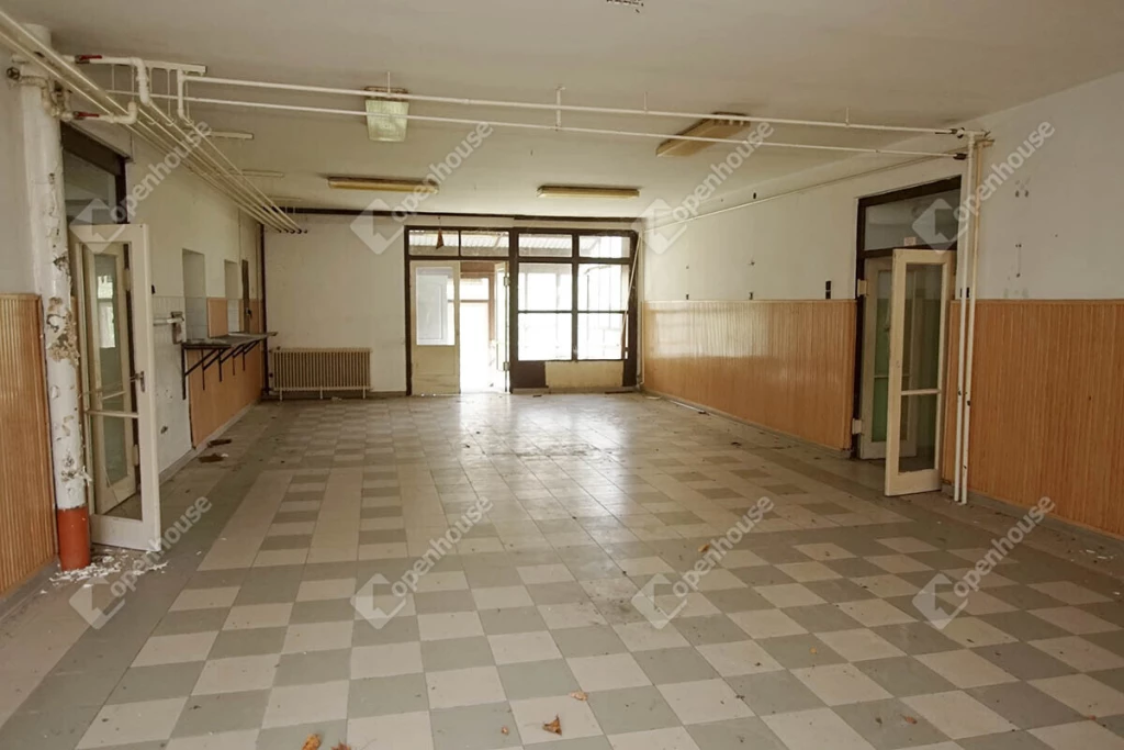 Eladó rehabilitációs központ, idősek otthona