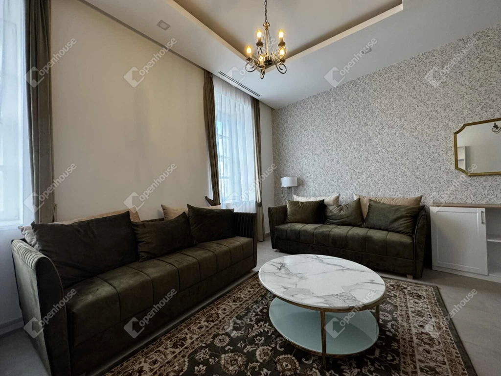 Kiadó nívós nagypolgári stílusú lakások.