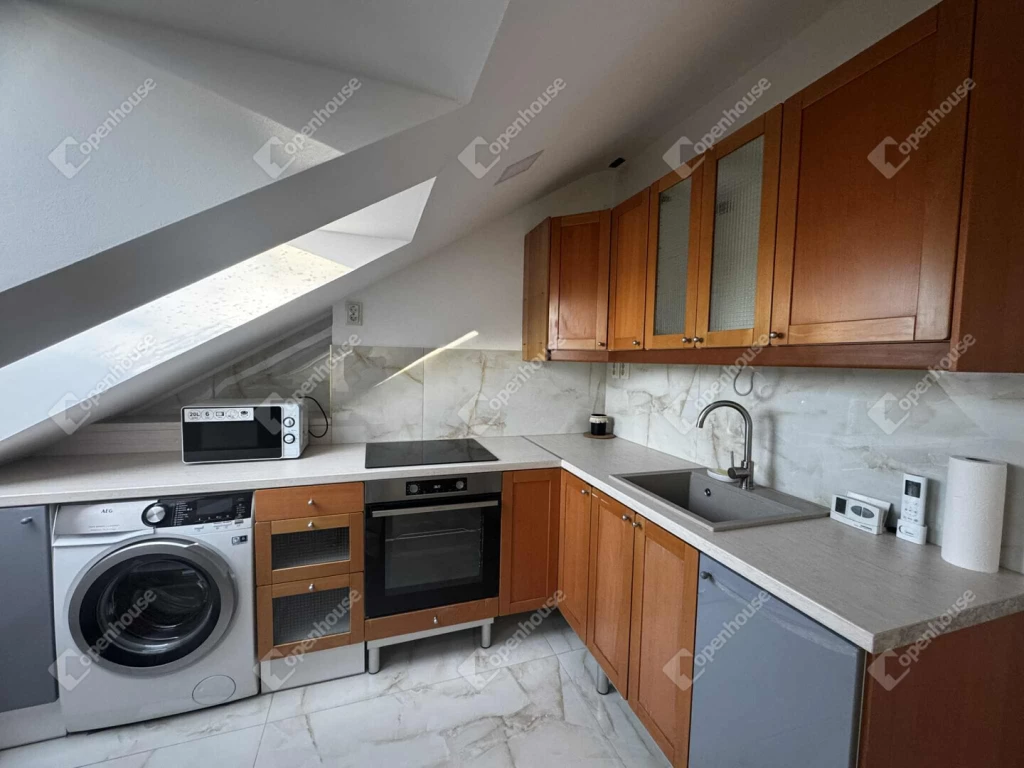 For sale brick flat, Székesfehérvár, Belváros és környéke, III. Béla király tér