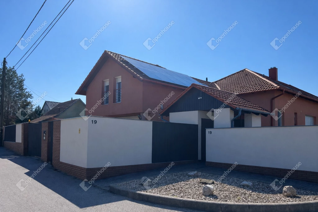 Eladó sorház Maroshegyen!