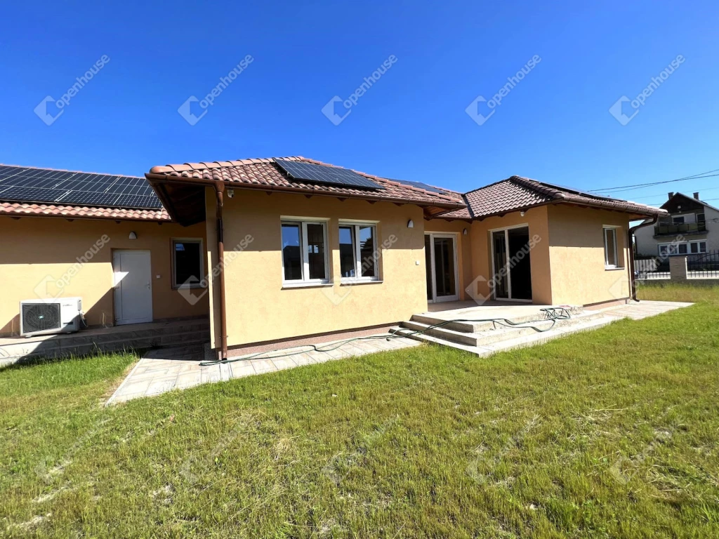 Eladó kulcsrakész családi ház Maroshegyen!