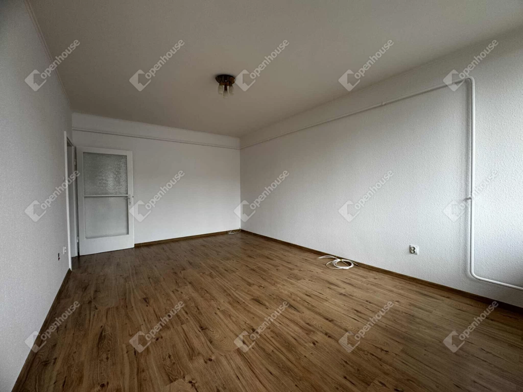 Eladó társasházi lakás Maroshegyen!