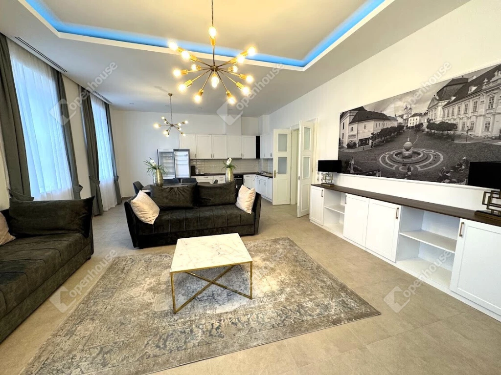 Kiadó nívós nagypolgári stílusú lakások.