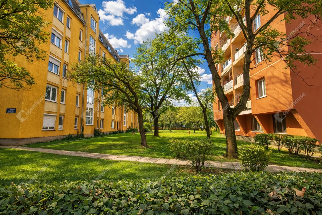 Eladó nagyméretű lakás a Lövölde úton