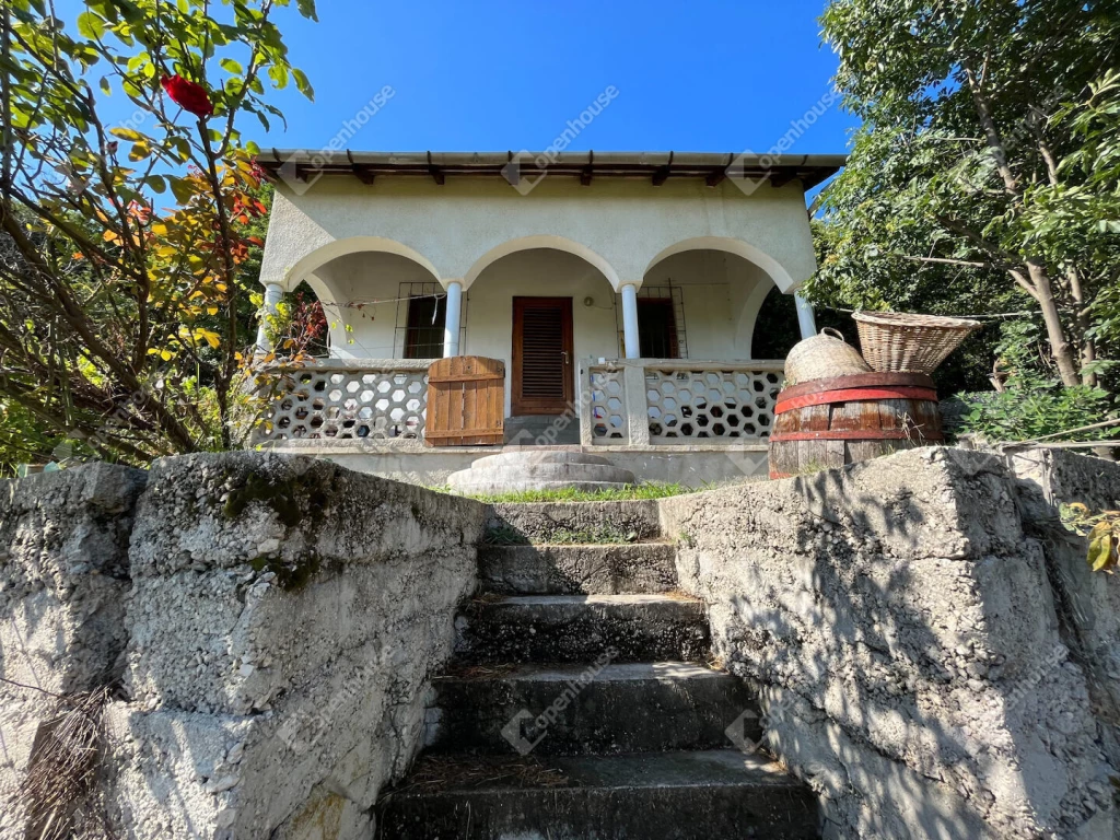 Eladó zártkert Csákberényben – Panoráma, nyugalom, természet!