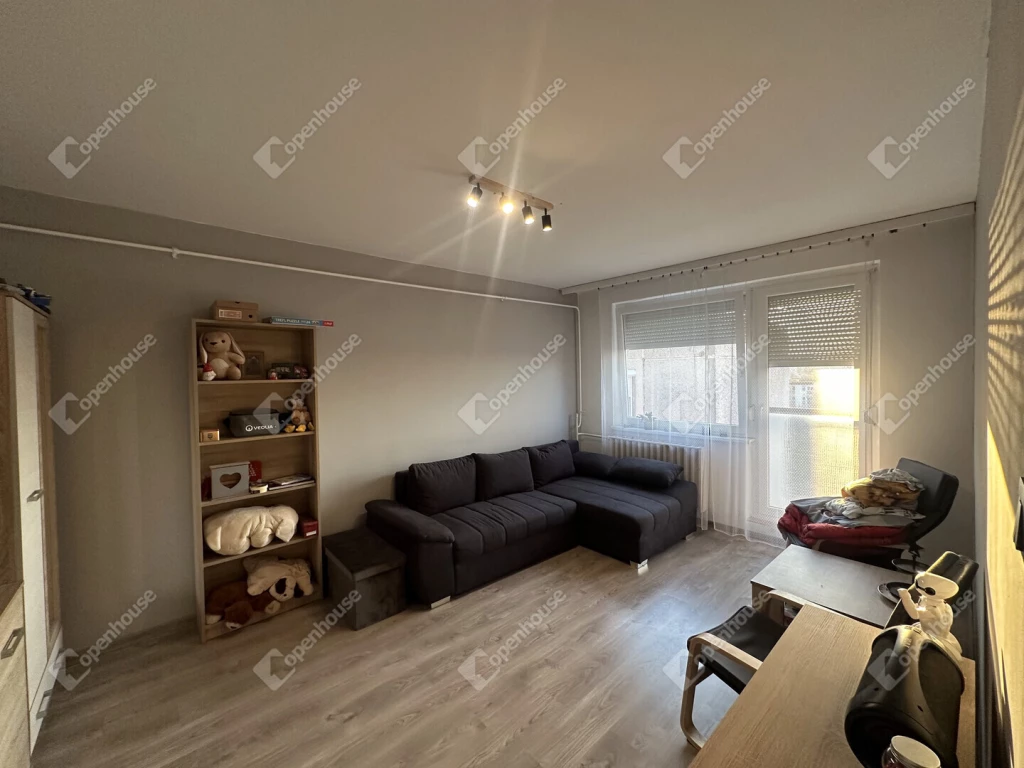 Eladó társasházi lakás Oroszlányon