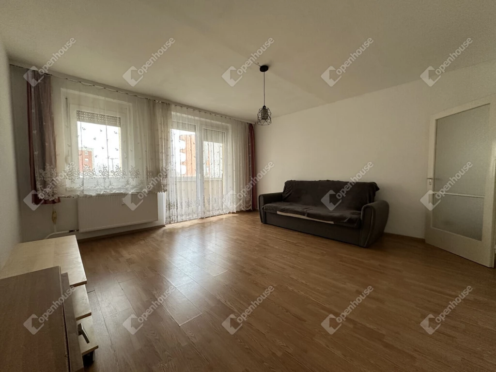 Eladó lakás Székesfehérváron