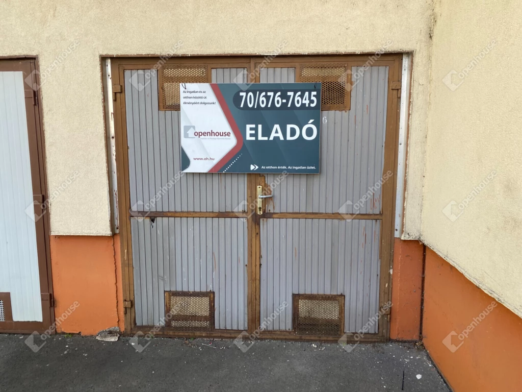 Eladó garázs Székesfehérváron, a Palotavárosban