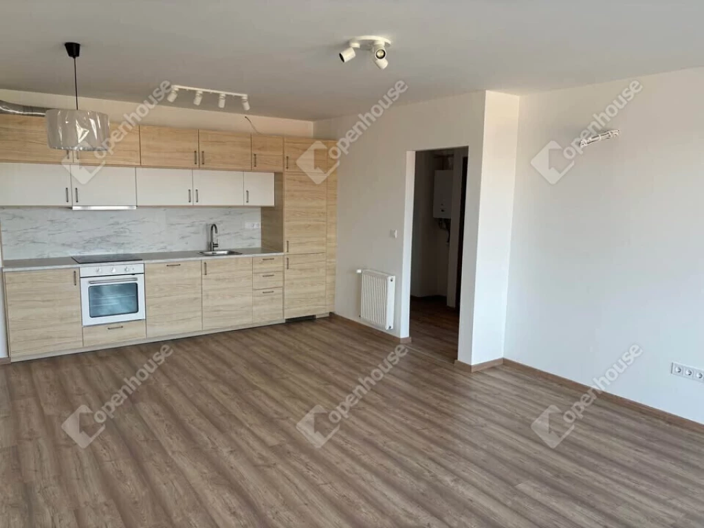 Kiadó újszerű tégla lakás Maroshegyen