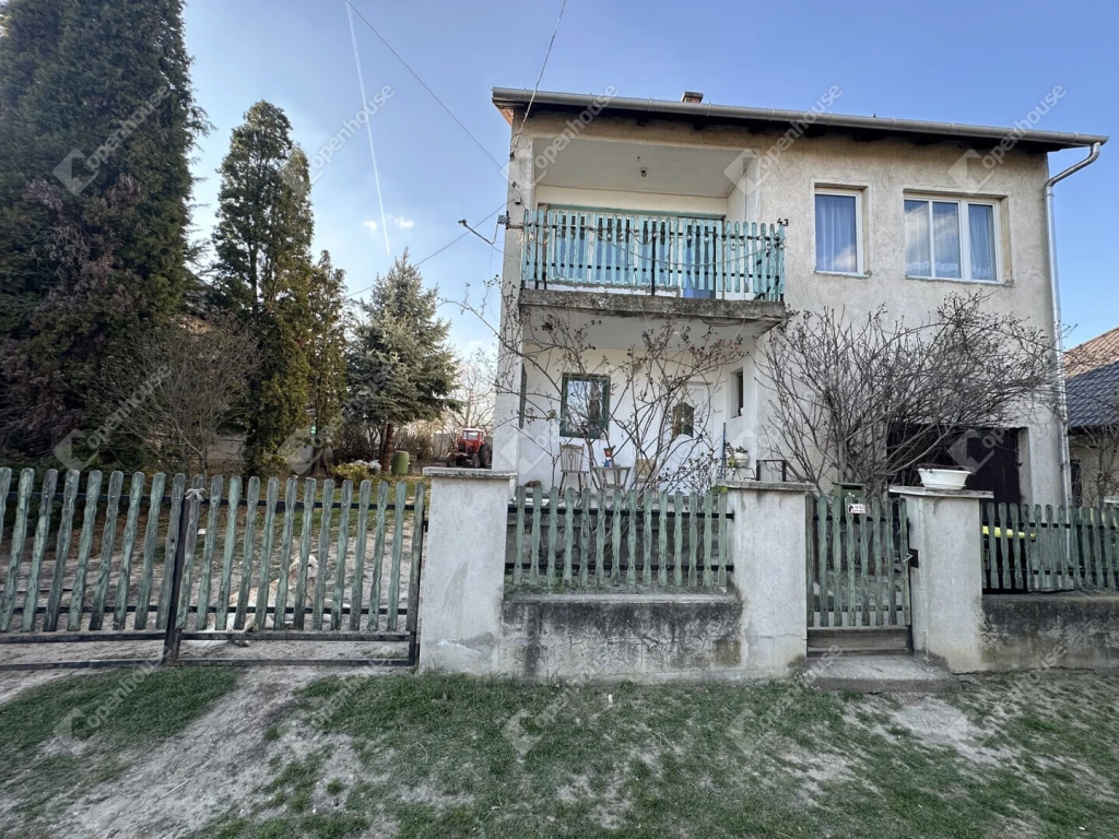 c3-1-name c2-1-name, Vértesboglár