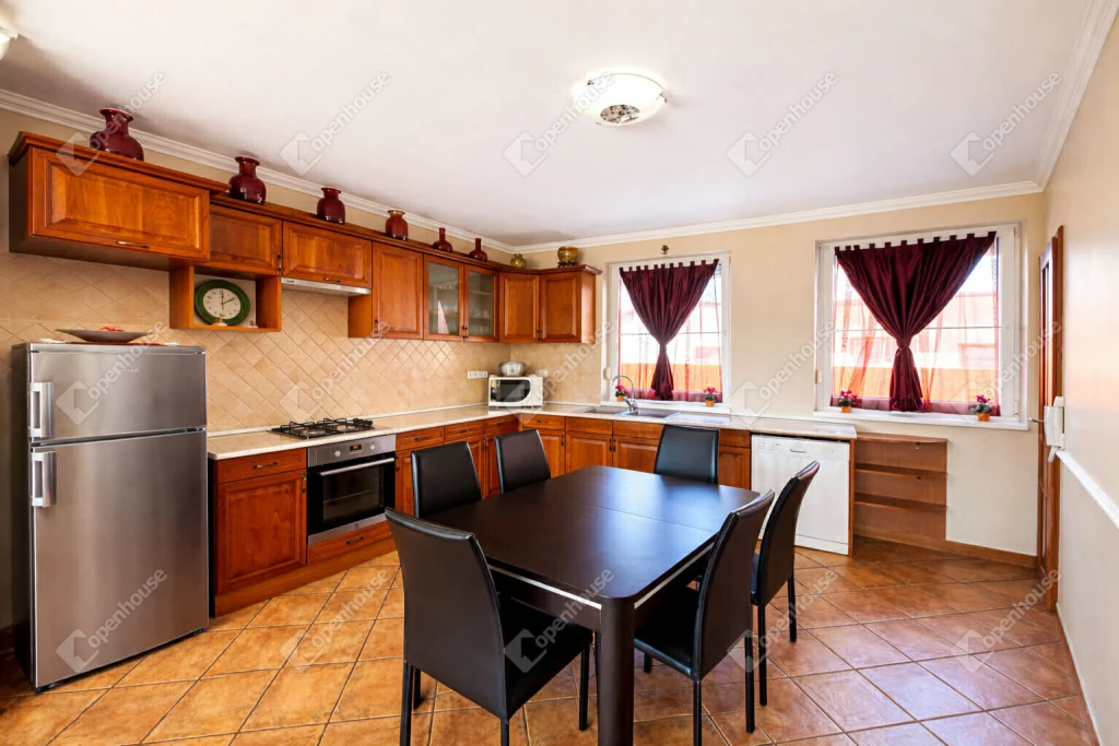 Eladó sorházi lakás Feketehegyen