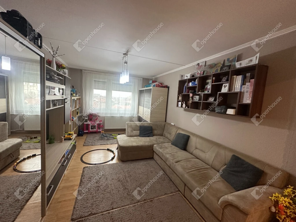 Eladó lakás Székesfehérváron