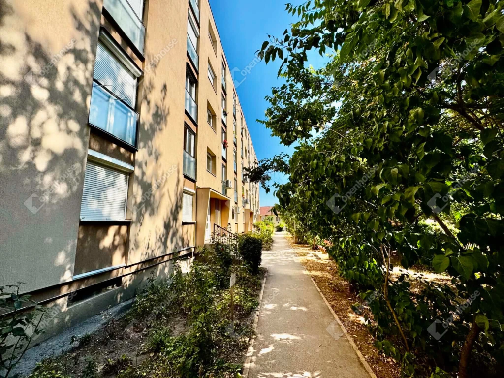 Eladó 35 m2-es társasházi lakás a Szedreskeri lakónegyedben