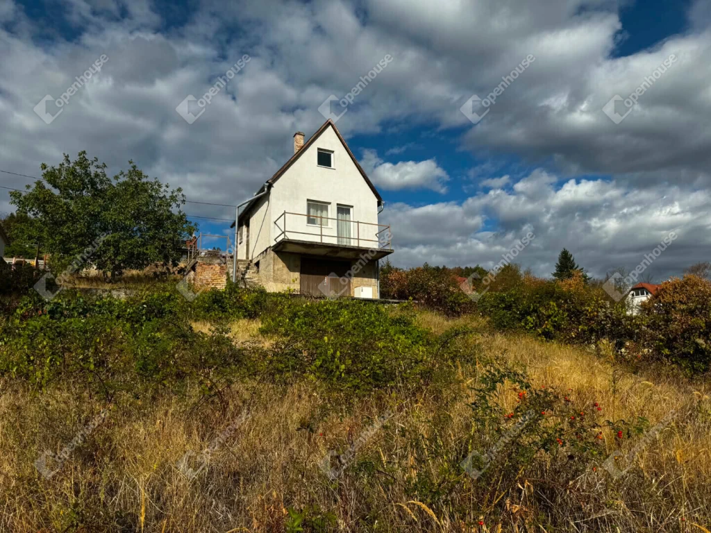Eladó panorámás nyaraló Pákozdon
