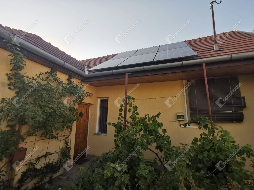 Eladó családi ház Maroshegyen
