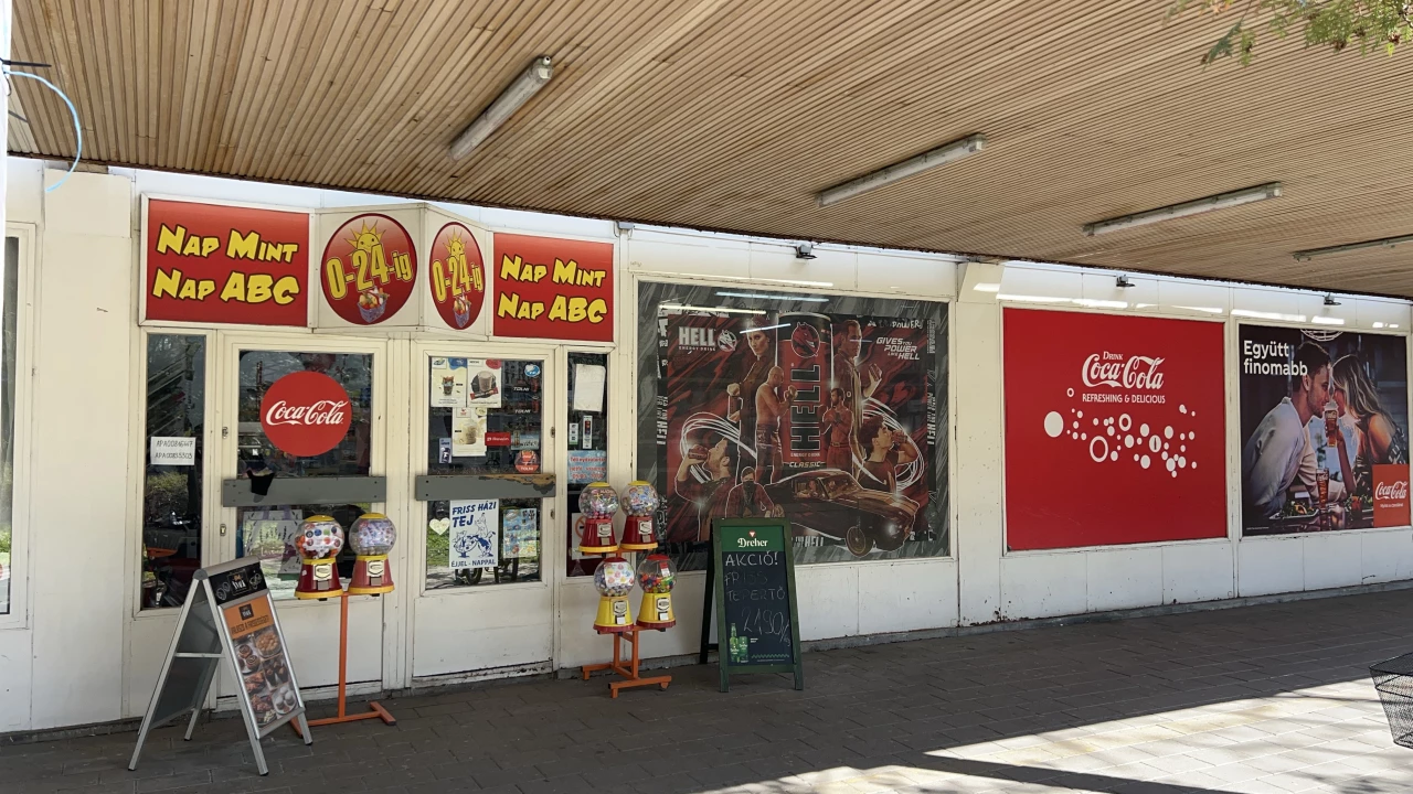 For sale store, Makó