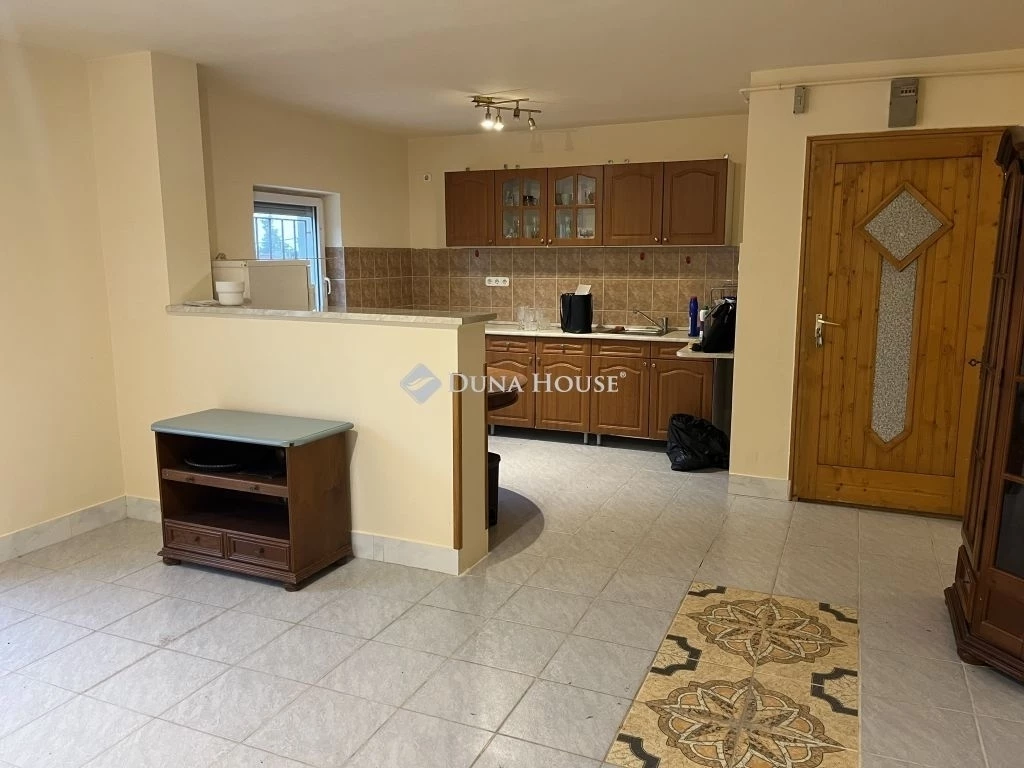 Eladó lakás, Érd