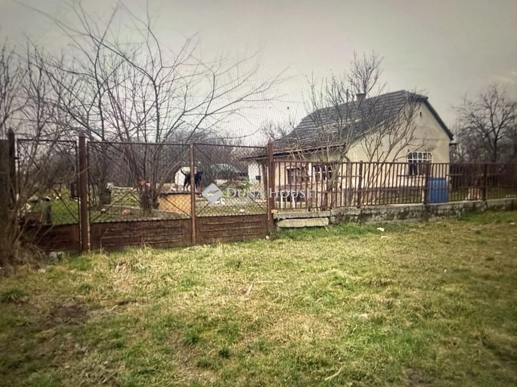 Eladó ház, Perkáta