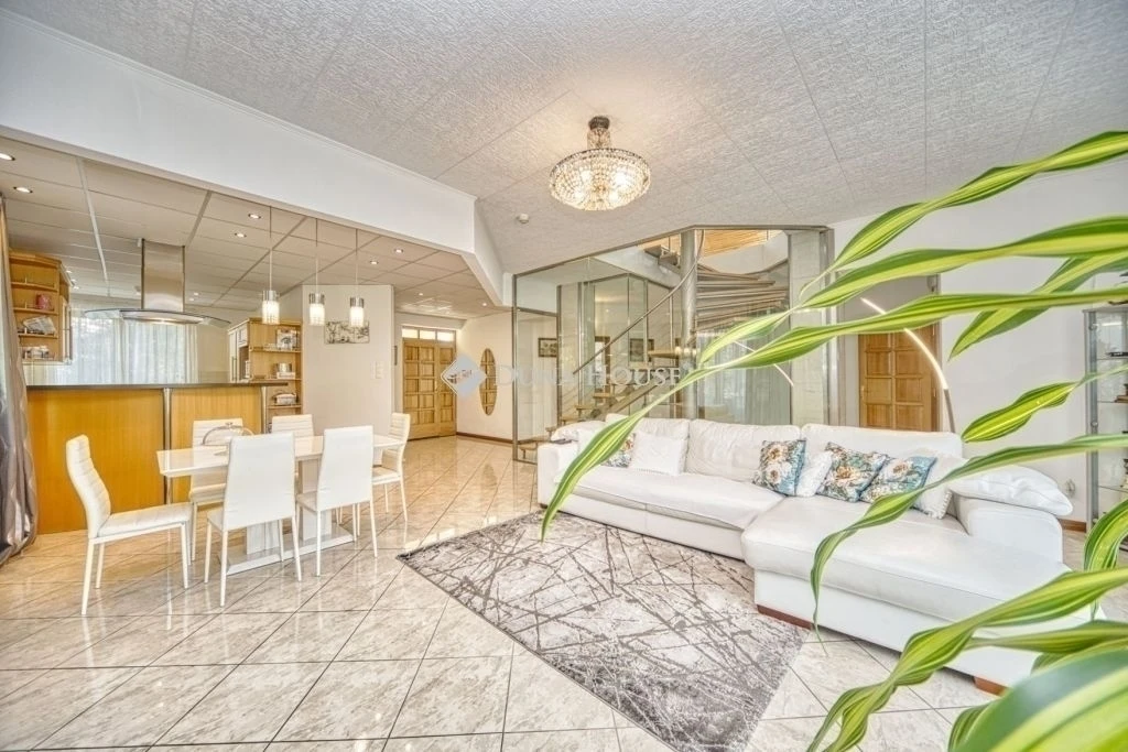 Eladó ház, Törökbálint