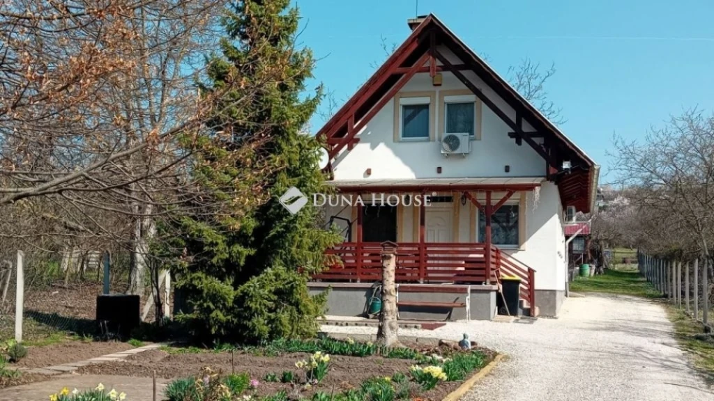 Eladó ház, Tárnok