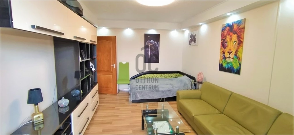 For sale panel flat, Miskolc, Belváros, Király utca