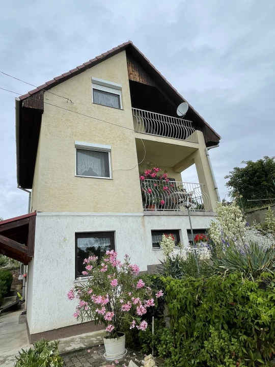 Eladó hétvégi ház, Balatonalmádi