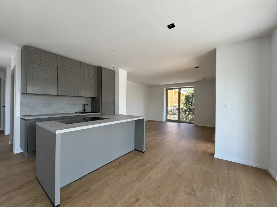 Eladó téglalakás, Balatonalmádi