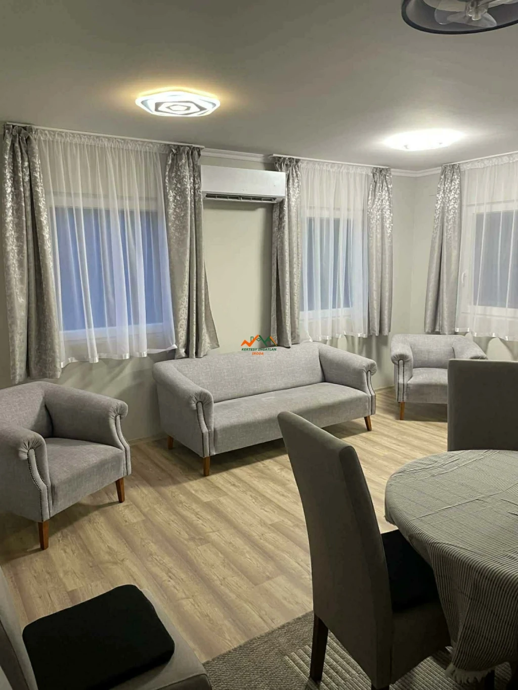 Kiadó Ház, Szigethalom 350.000 Ft