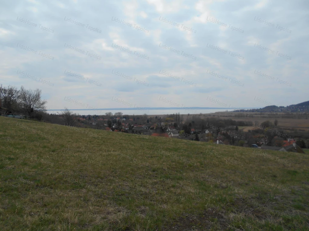 Badacsonytördemici Balatoni panoráma, kreatív befektetőjére vár ma!