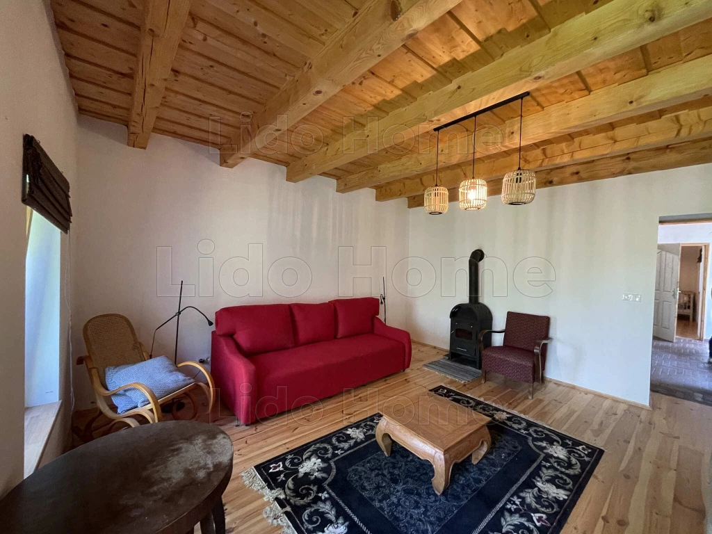 Panorámás családi ház, melyet a felújítás megkoronáz!