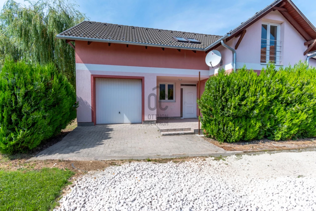 For sale terraced house, Székesfehérvár, Szárazrét-Feketehegy