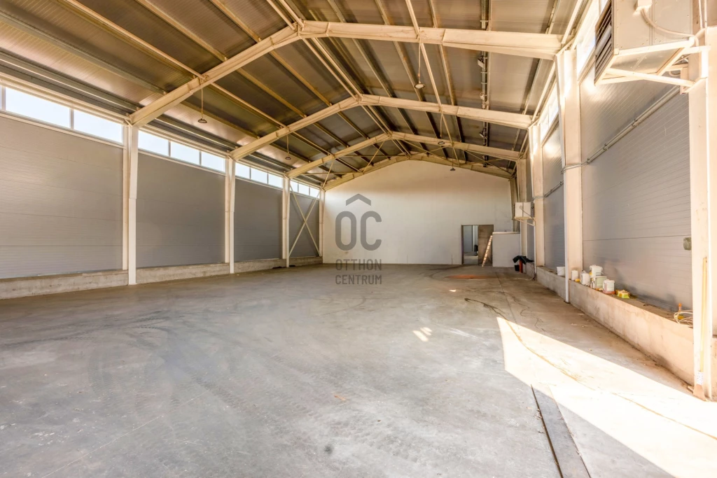 Kiadó raktár, Seregélyes, Seregélyes