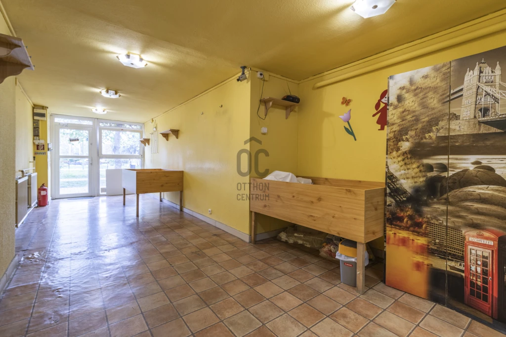 Eladó üzlet, Székesfehérvár, Víziváros