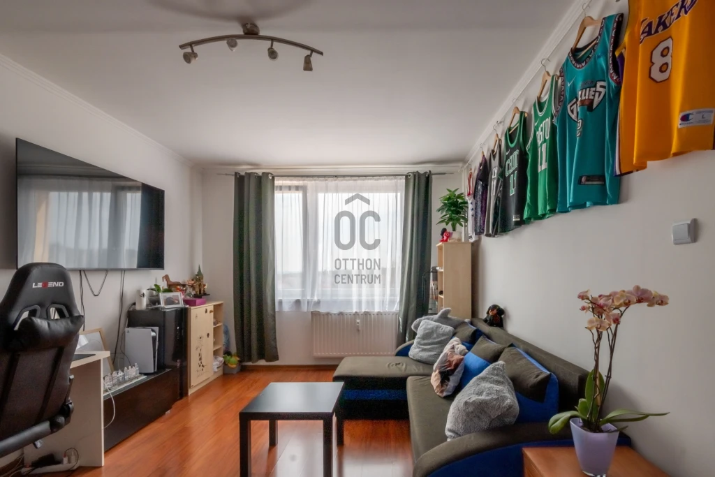 Eladó panellakás, Várpalota, Tési domb