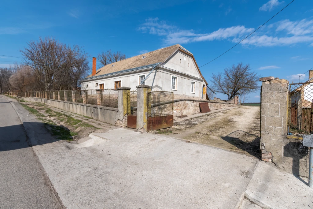 c3-1-name c2-1-name, Mezőszilas, Mezőszilas