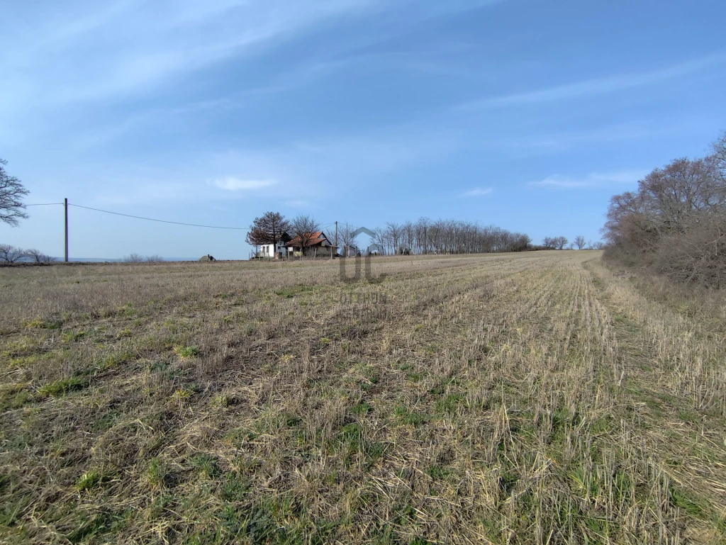 Eladó külterületi telek, Magyaralmás, Magyaralmás