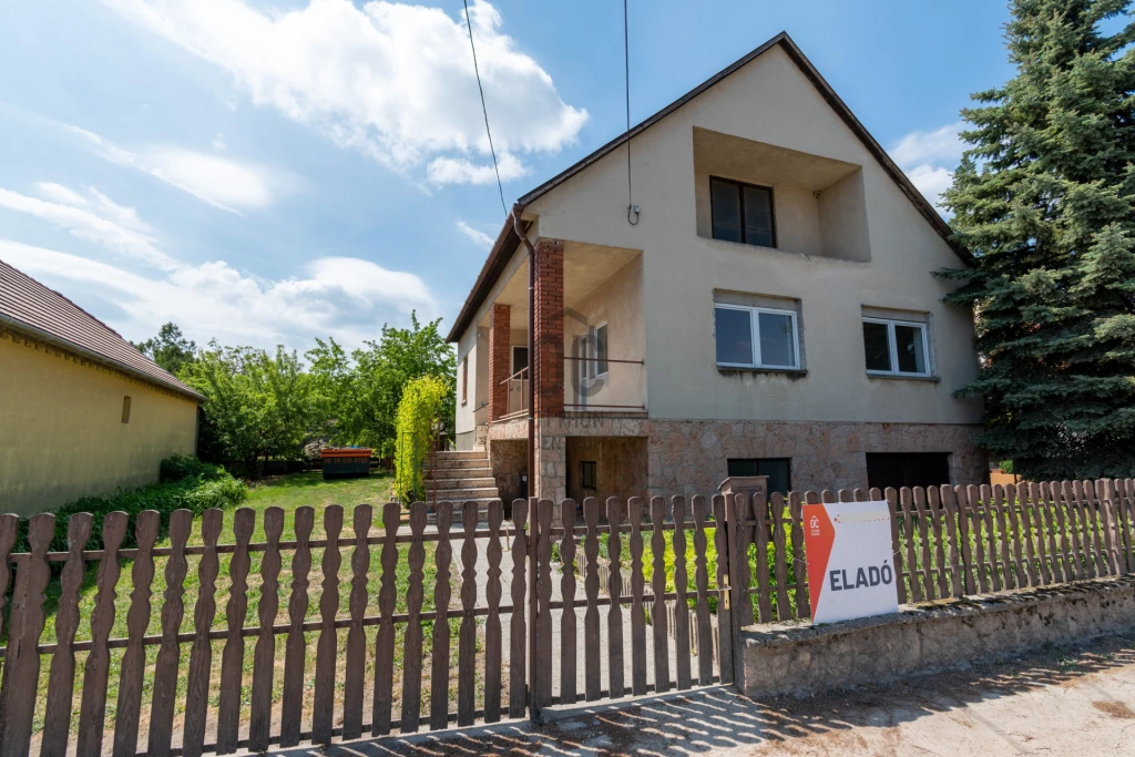 Eladó családi ház, Csákvár, Dobogó