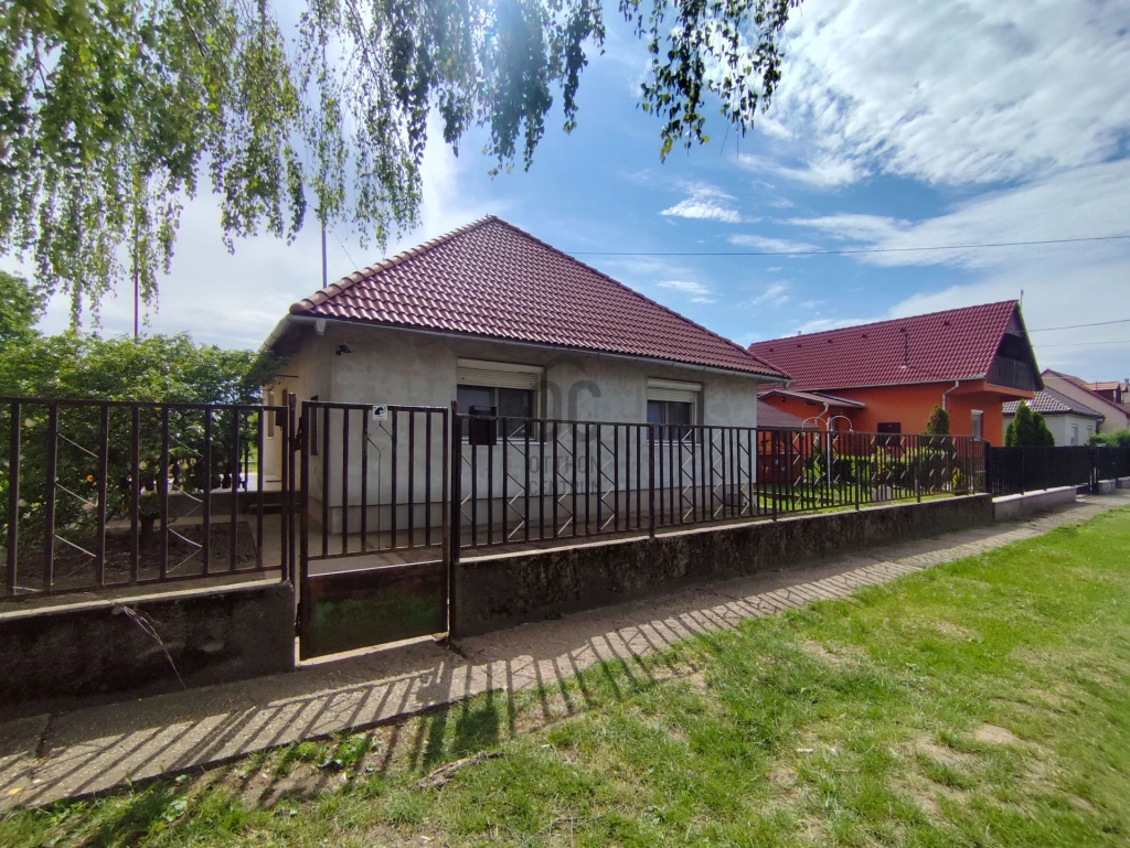 Eladó családi ház, Pusztaszabolcs, Pusztaszabolcs