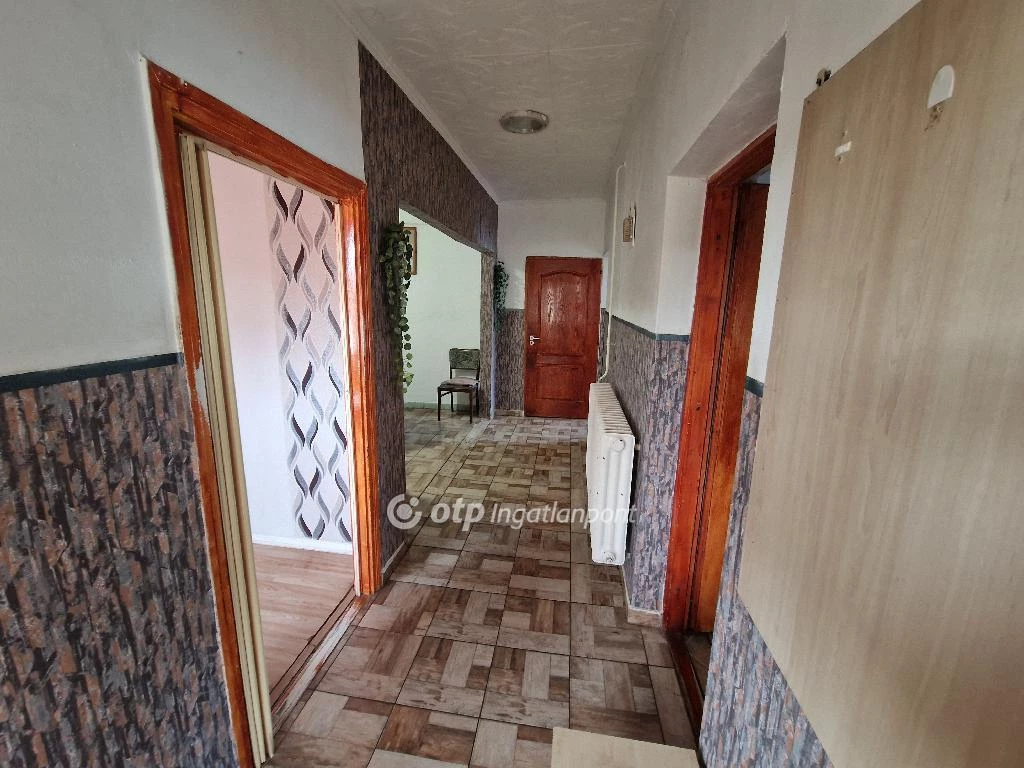 Eladó Ház, Szakoly