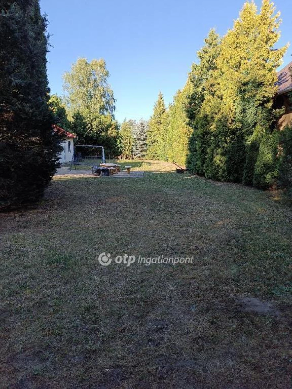 Eladó Ház, Levelek