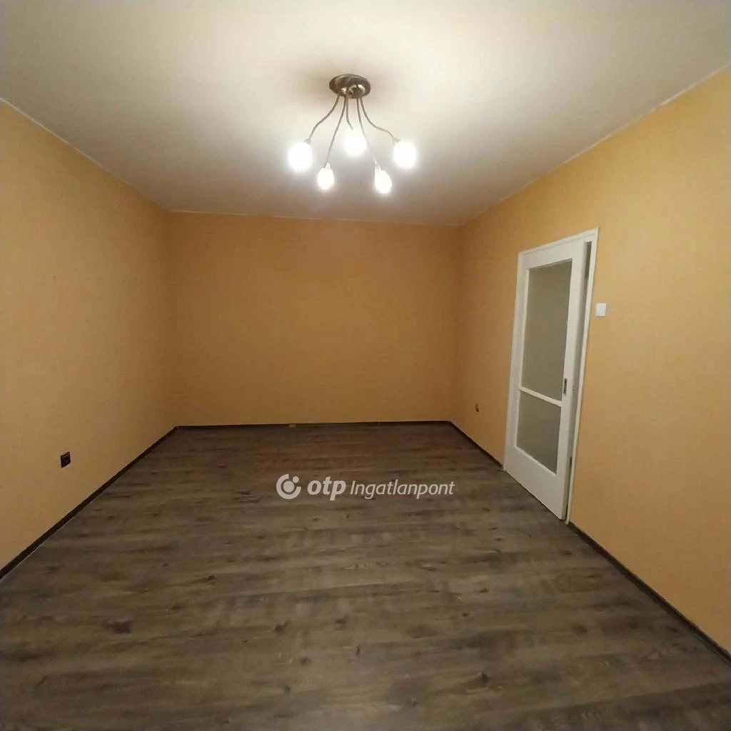 For sale panel flat, Nyíregyháza, Kossuth utca