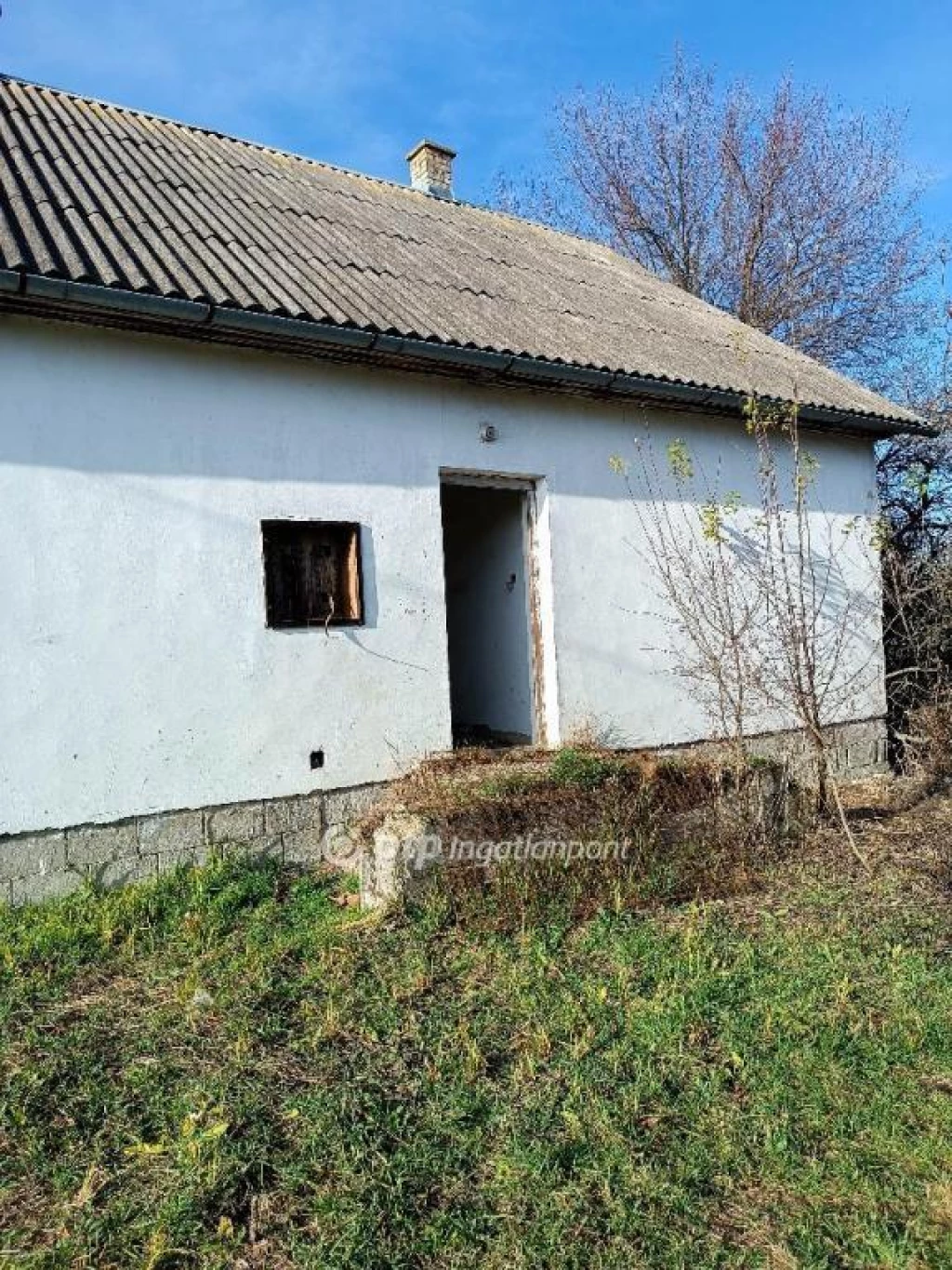 Eladó Ház, Apagy