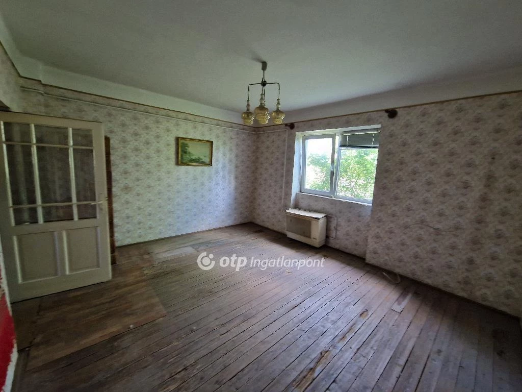 Eladó Ház, Balkány