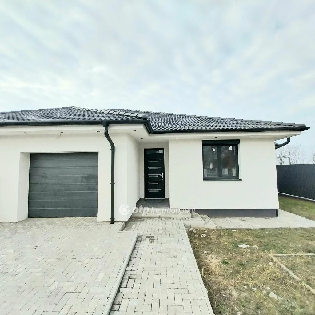 Eladó Ház, Baktalórántháza