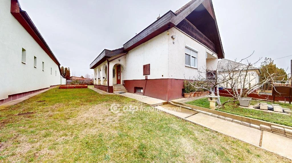 Eladó Ház, Nagykálló