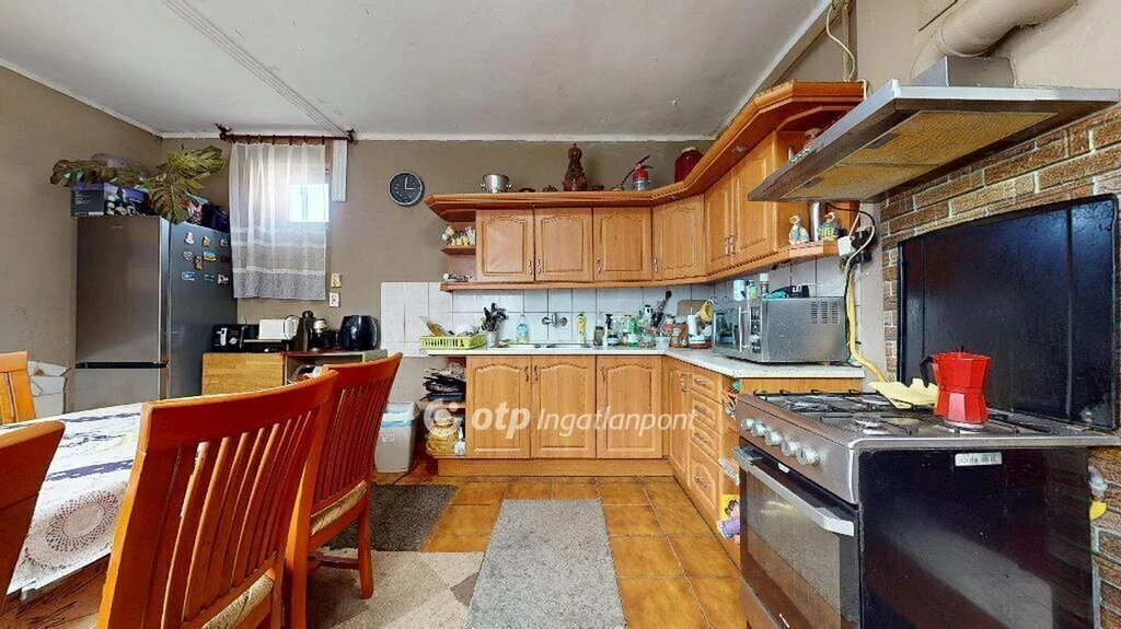 c3-1-name c2-1-name, Levelek, Ady Endre utca