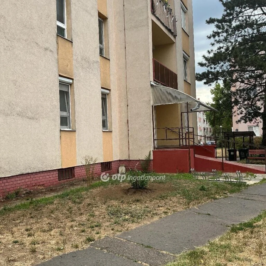 Eladó Lakás, Nyíregyháza