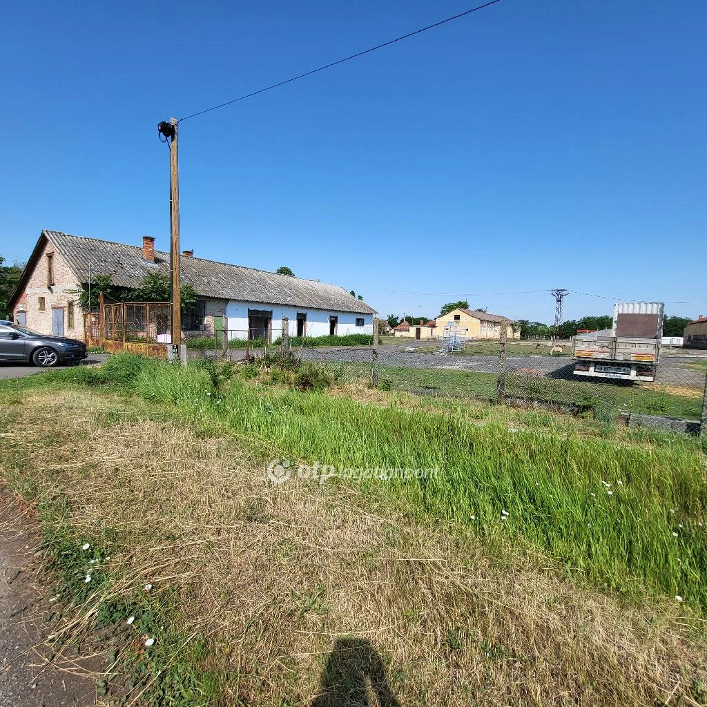 Eladó Ipari terület, Tetétlen