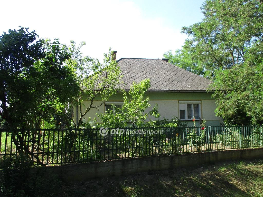 For sale house, Bakonszeg, Táncsics tér