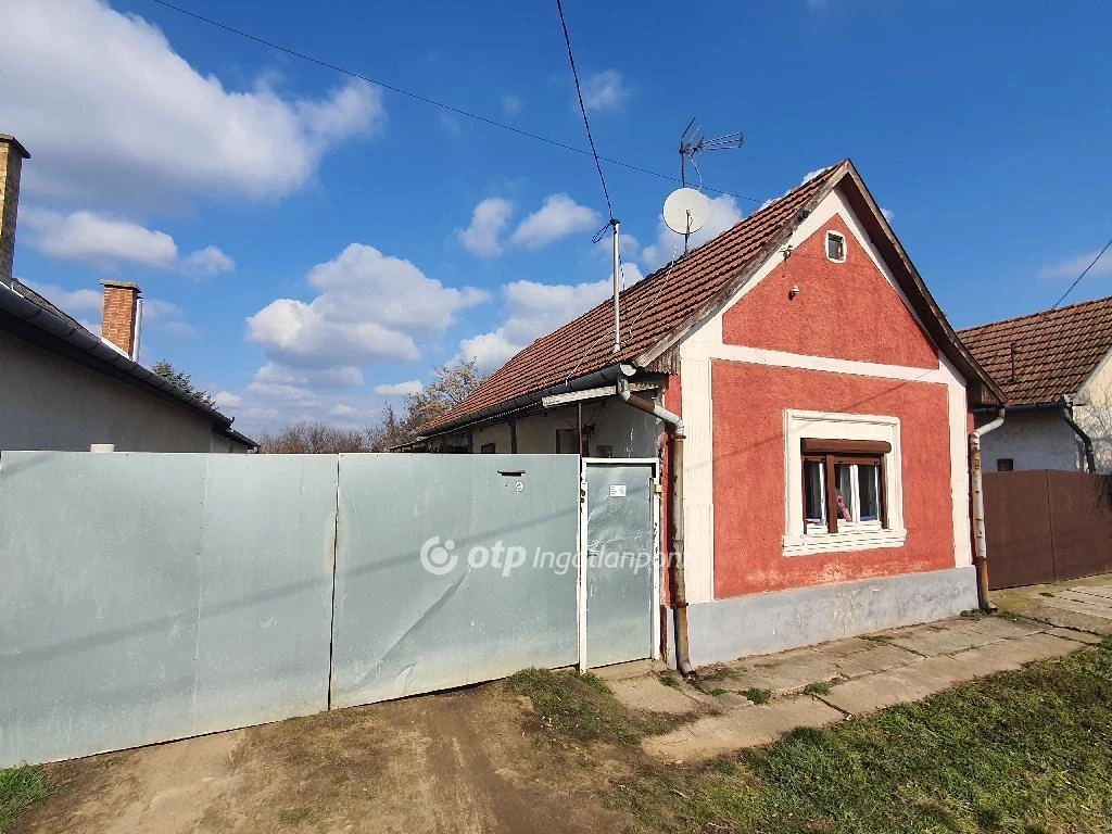 Eladó Ház, Hajdúszovát